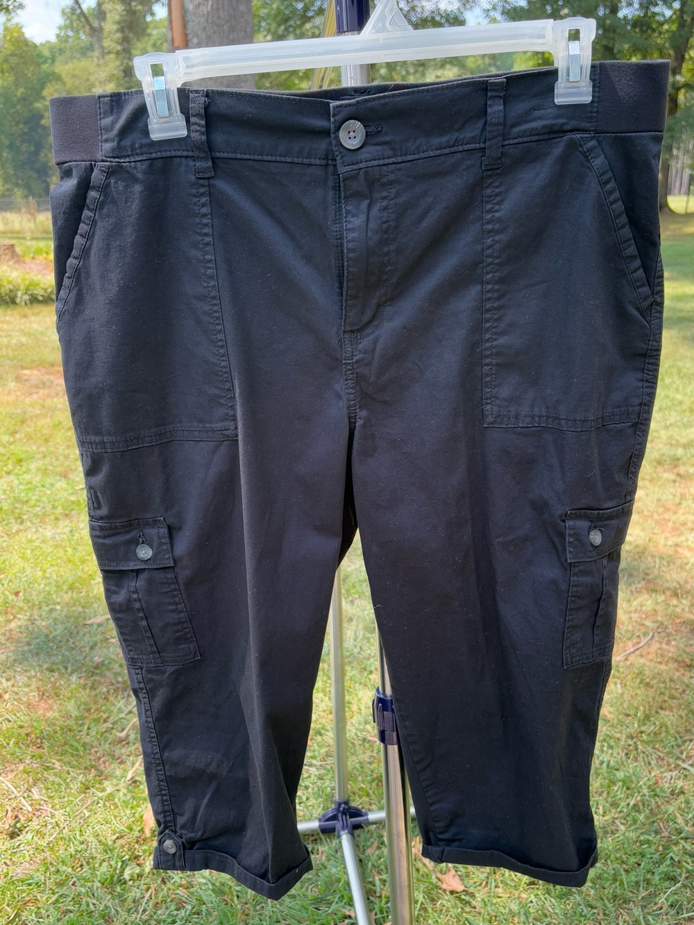 Women’s Lee Black Cargo Capris Size 18W